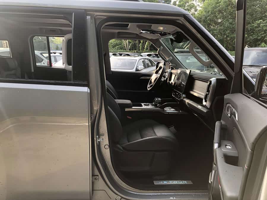 Jietu Traveler 2025 2.0T XWD Auto Conquer - zdjęcie 8