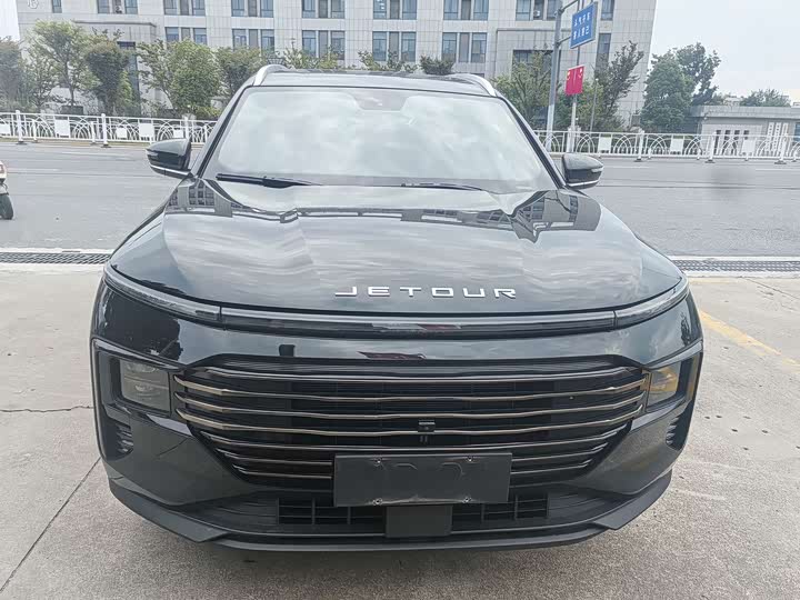 Jietu X70 PLUS 2025 1.5T Luxury 5-seater - zdjęcie 11