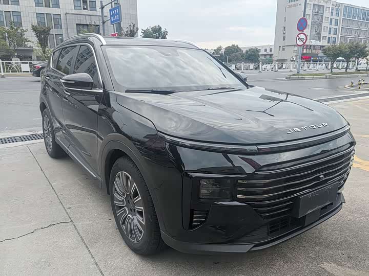 Jietu X70 PLUS 2025 1.5T Luxury 5-seater - zdjęcie 12