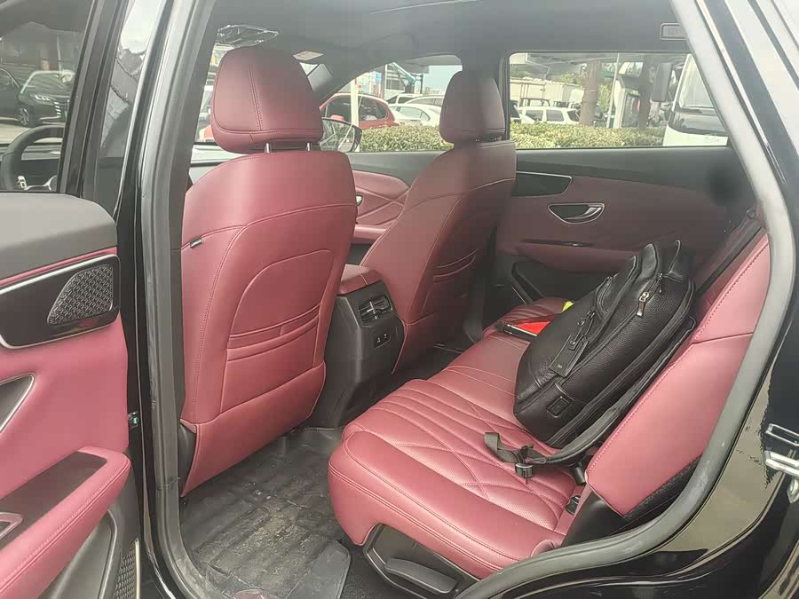 Jietu X70 PLUS 2025 1.5T Luxury 5-seater - zdjęcie 5
