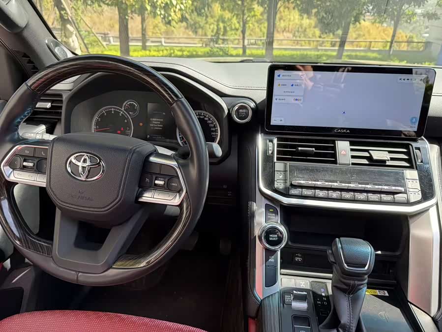 Land Cruiser LC300 2025 3.5T Auto - zdjęcie 15