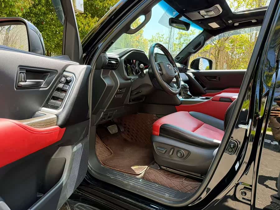 Land Cruiser LC300 2025 3.5T Auto - zdjęcie 6