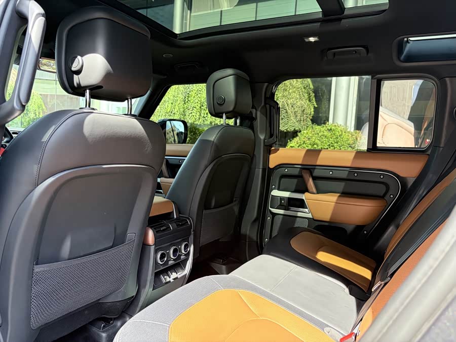 Land Rover Defender 2024 110 3.0T P400 XS - zdjęcie 20