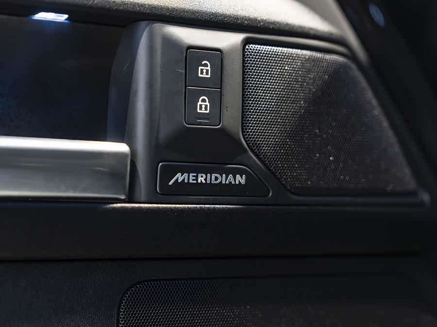 Land Rover Defender 2025 110 3.0T P400 X-Dynamic HSE - zdjęcie 19