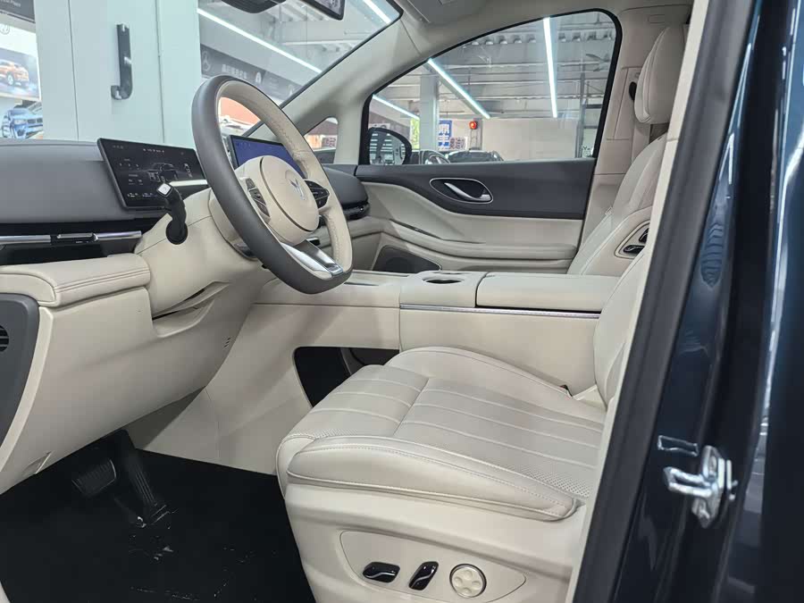 Lantu Dreamer 2025 2WD Premium Qian Kun Edition - zdjęcie 3