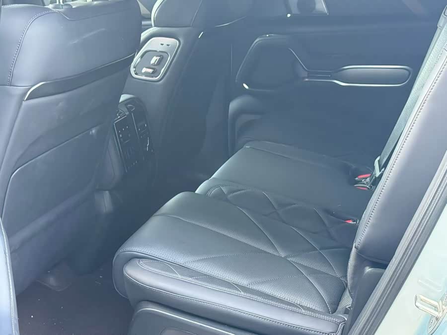Leopard 8 2025 2.0T Intelligent Flagship 7-Seater - zdjęcie 9