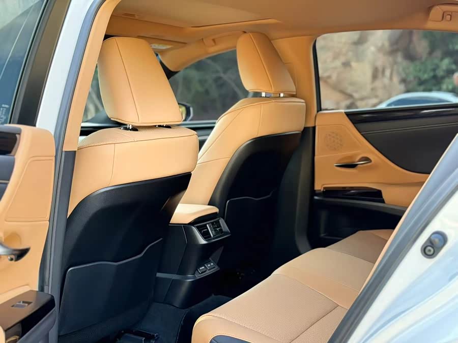 Lexus ES 2022 200 Excellence - zdjęcie 6