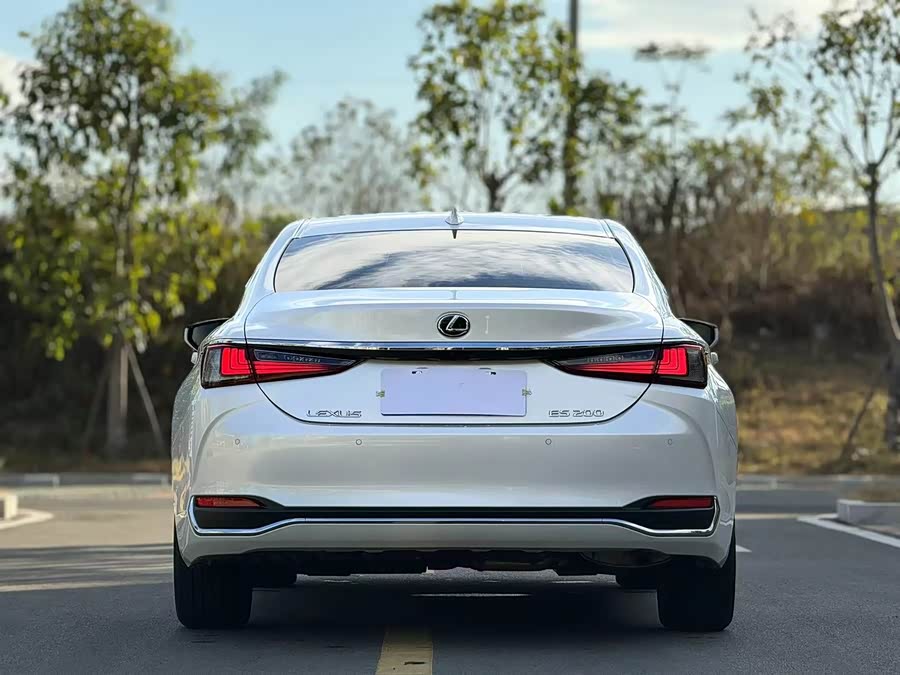 Lexus ES 2022 200 Excellence - zdjęcie 8