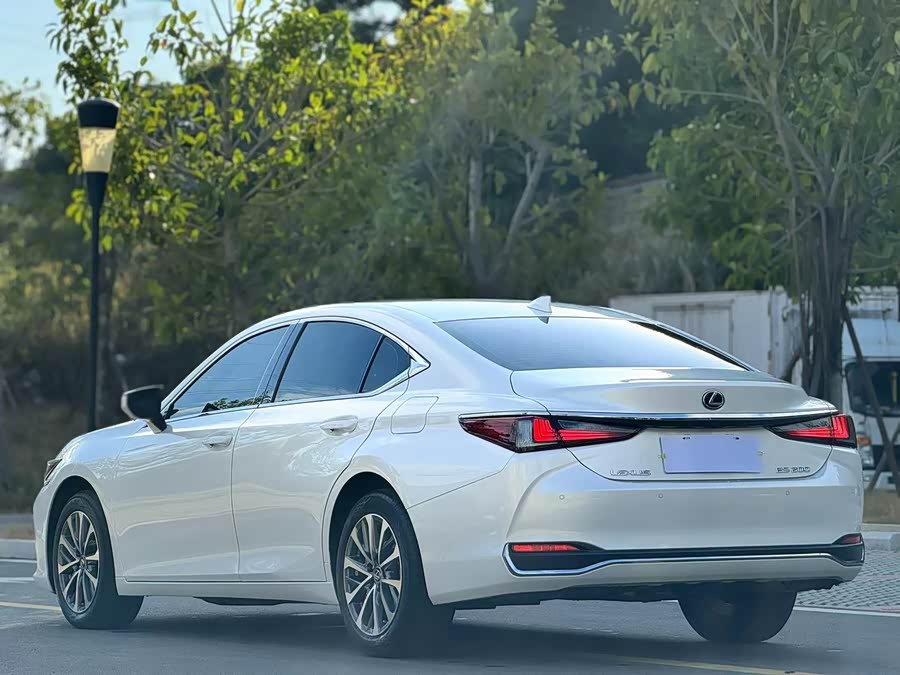 Lexus ES 2022 200 Excellence - zdjęcie 9
