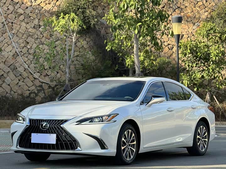 Lexus ES 2022 200 Excellence - zdjęcie 10