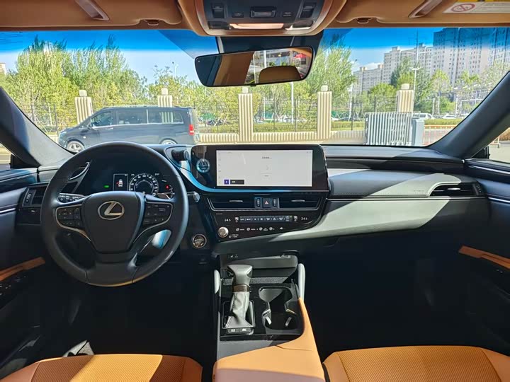 Lexus ES 2022 300h Excellence - zdjęcie 12