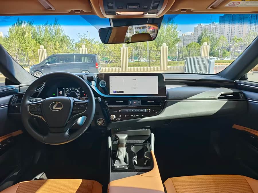 Lexus ES 2022 300h Excellence - zdjęcie 3
