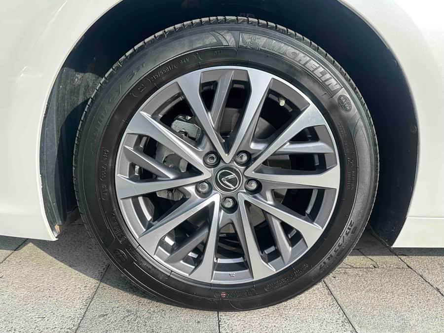 Lexus ES 2022 300h Excellence - zdjęcie 10