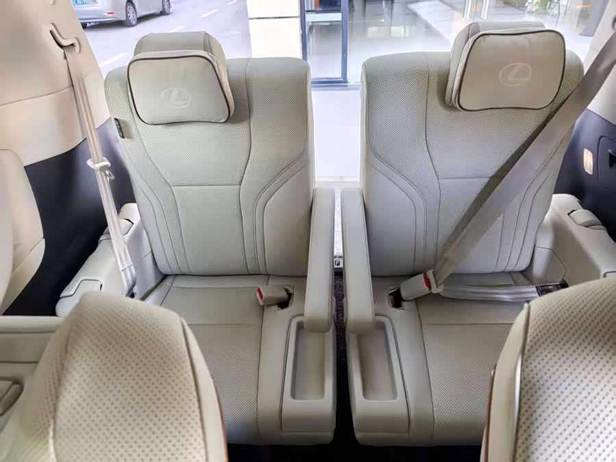 Lexus LM 2023 500h 6-Seater Prestige - zdjęcie 11