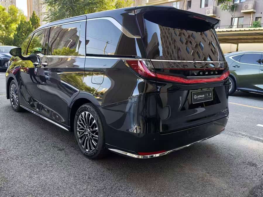 Lexus LM 2023 500h 6-Seater Prestige - zdjęcie 3