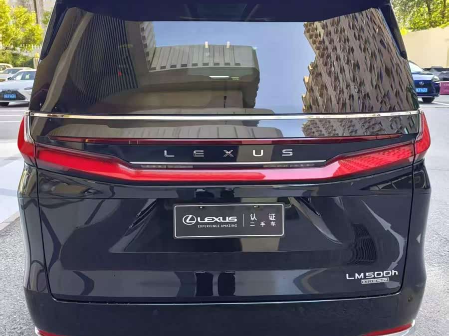 Lexus LM 2023 500h 6-Seater Prestige - zdjęcie 4