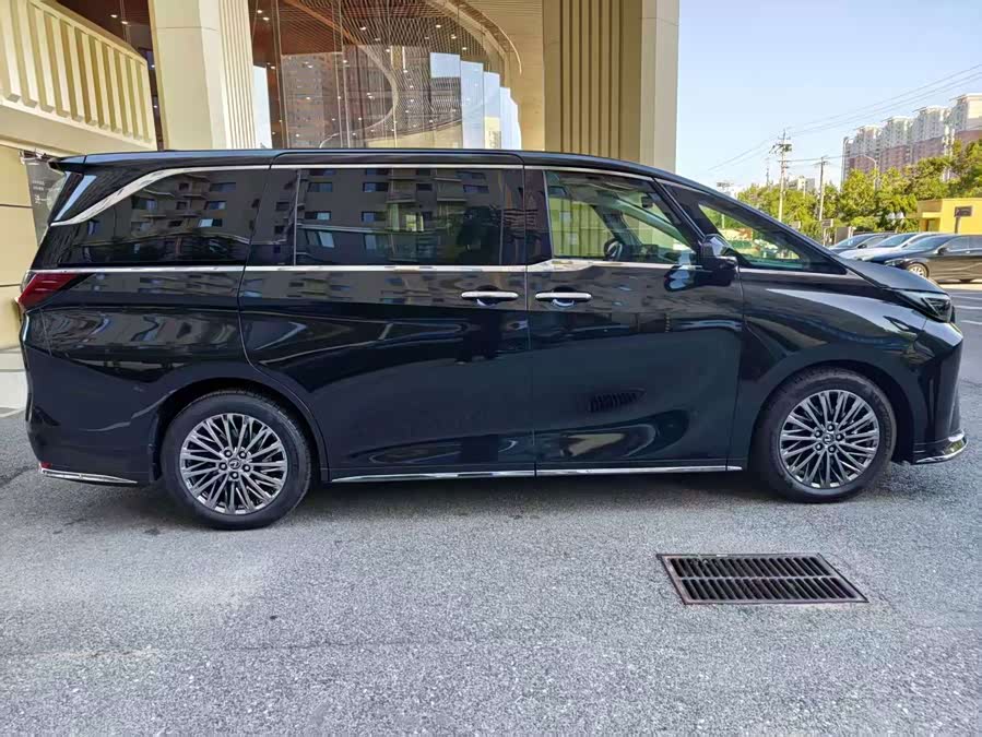 Lexus LM 2023 500h 6-Seater Prestige - zdjęcie 6