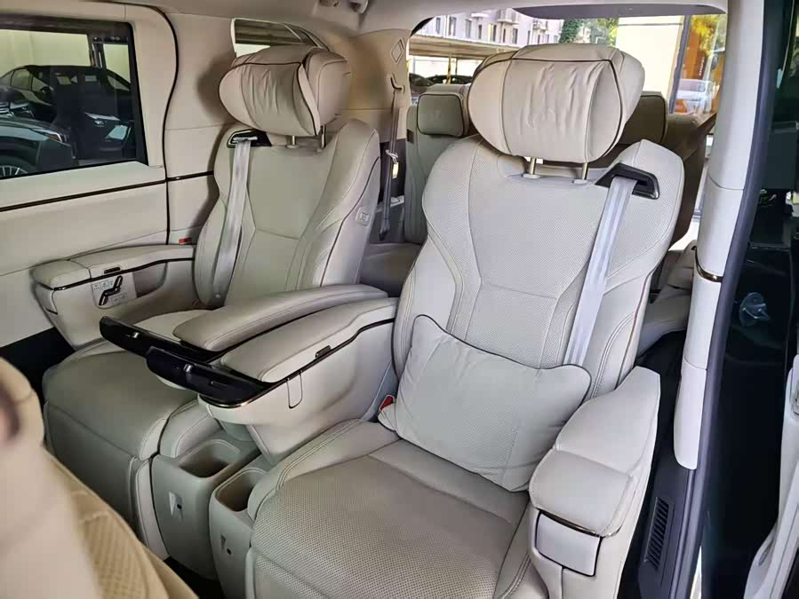Lexus LM 2023 500h 6-Seater Prestige - zdjęcie 10