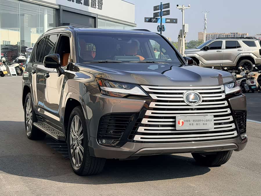 Lexus LX 2022 600 Middle East Edition - zdjęcie 1