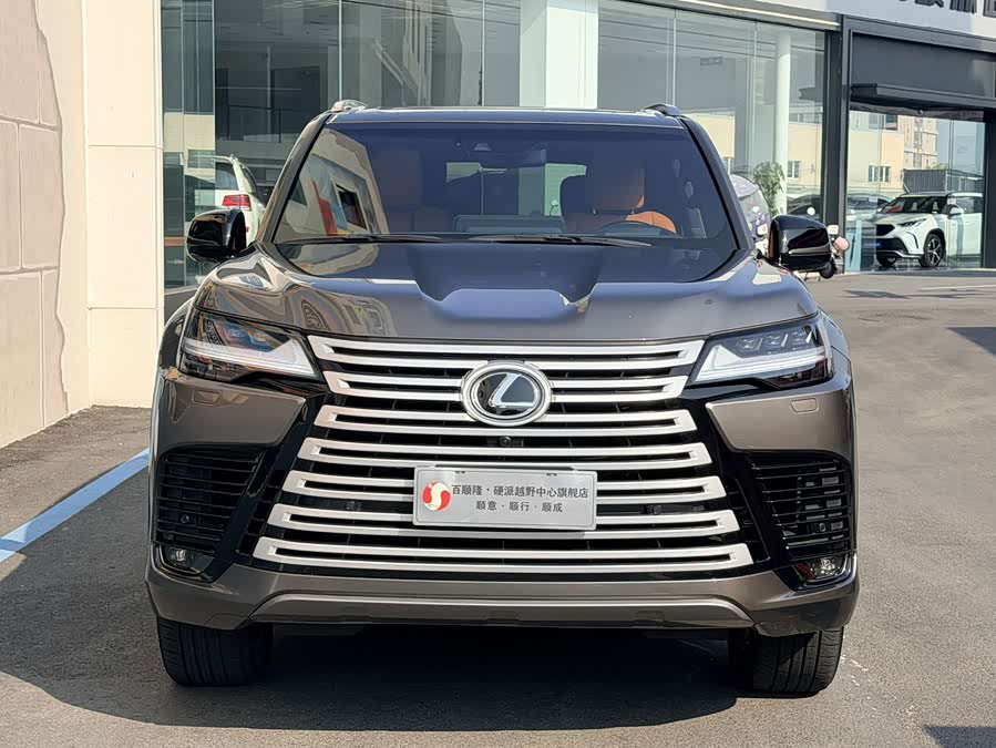 Lexus LX 2022 600 Middle East Edition - zdjęcie 3
