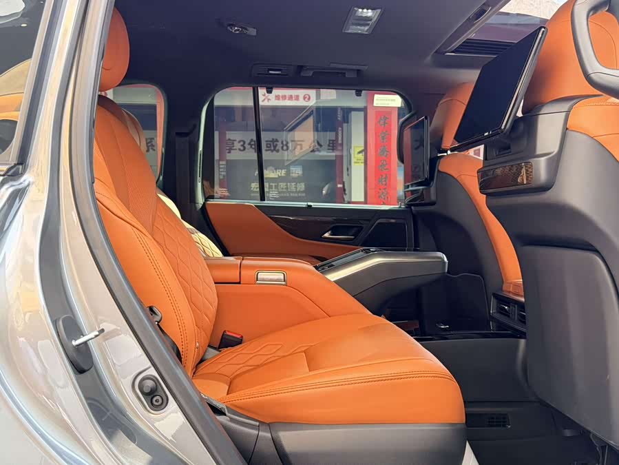 Lexus LX 2022 600 Middle East Edition - zdjęcie 10