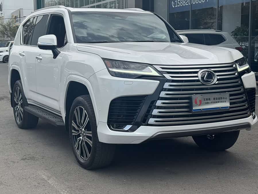 Lexus LX 2025 700h Executive - zdjęcie 2