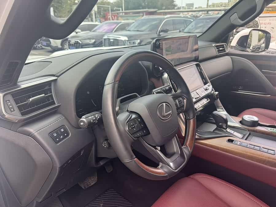 Lexus LX 2025 700h Executive - zdjęcie 11