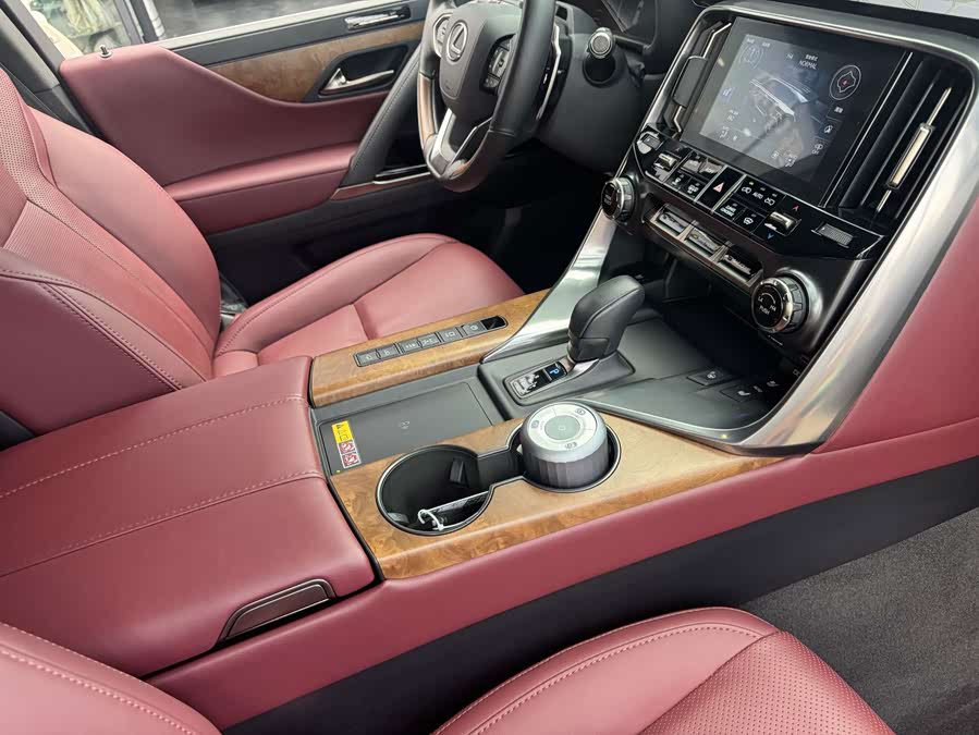 Lexus LX 2025 700h Executive - zdjęcie 12