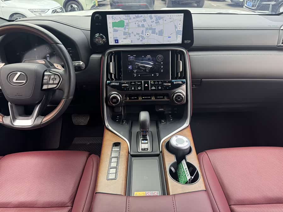 Lexus LX 2025 700h Executive - zdjęcie 14