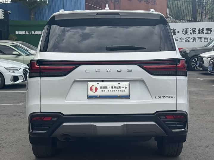 Lexus LX 2025 700h Executive - zdjęcie 20