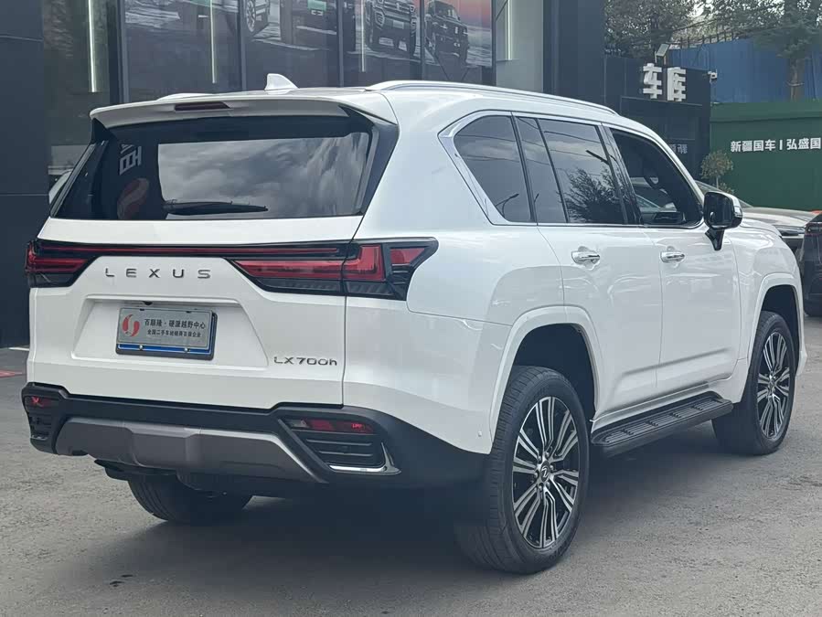 Lexus LX 2025 700h Executive - zdjęcie 5