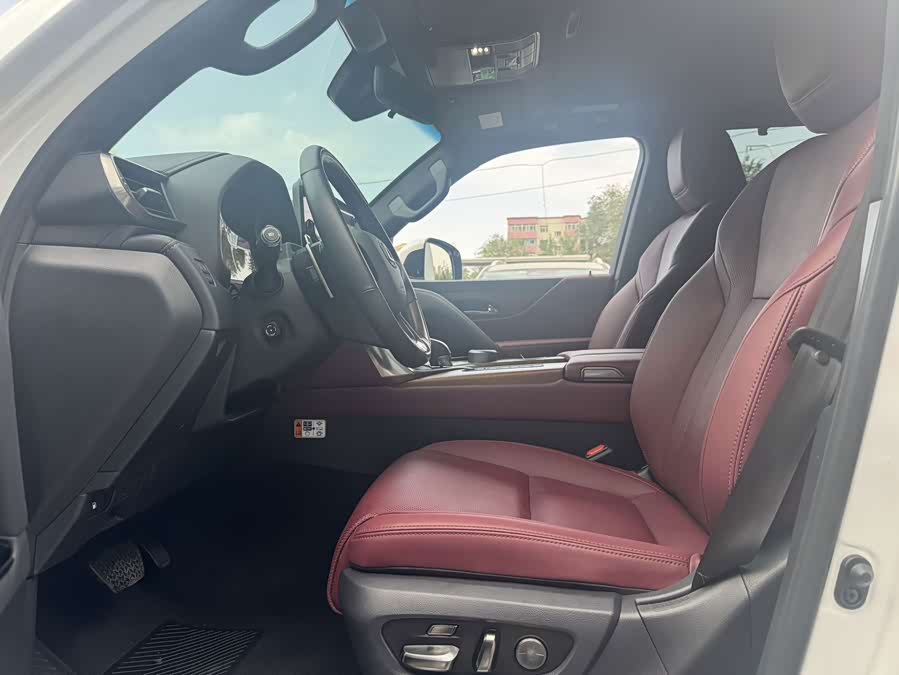 Lexus LX 2025 700h Executive - zdjęcie 7