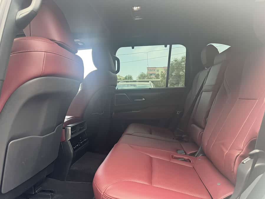 Lexus LX 2025 700h Executive - zdjęcie 8