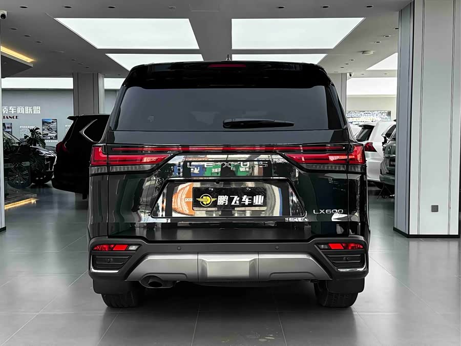 Lexus LX 600 US Version - zdjęcie 3