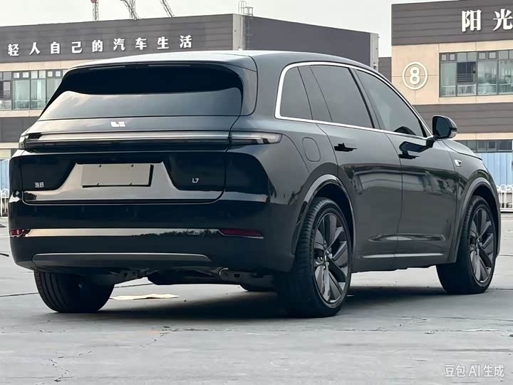 Li Auto L7 2024 MAX - zdjęcie 13