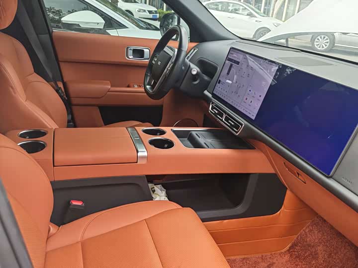 Li Auto L8 2024 Pro - zdjęcie 11