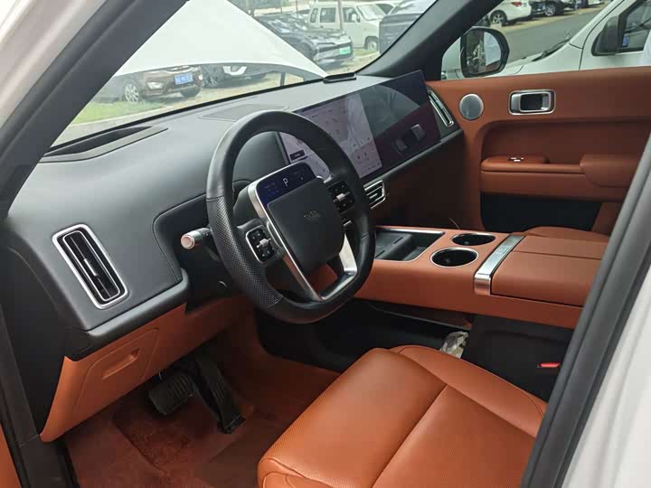 Li Auto L8 2024 Pro - zdjęcie 14