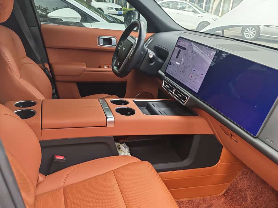 Li Auto L8 2024 Pro - zdjęcie 3