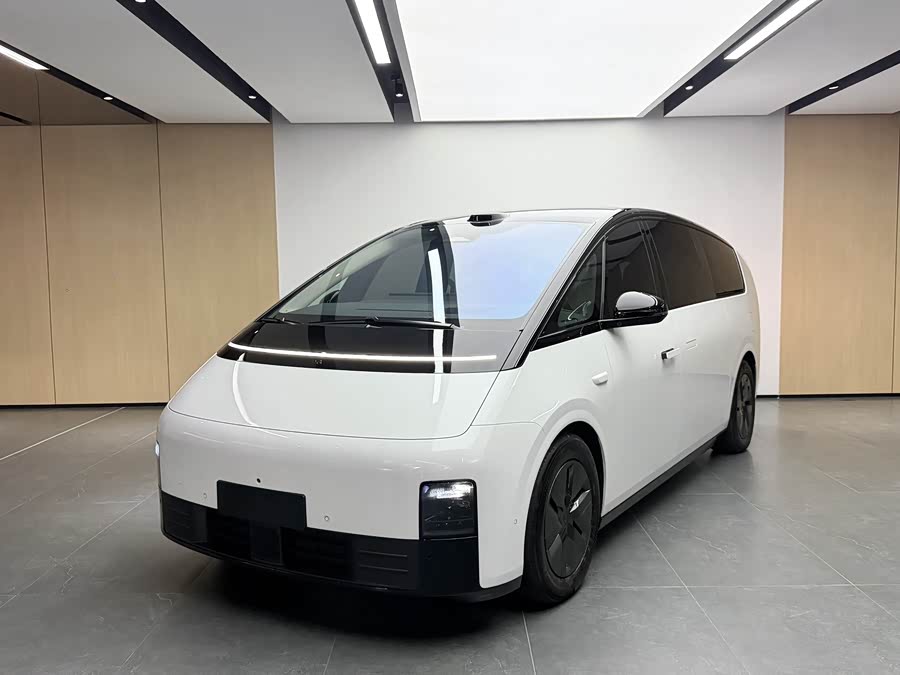 Li Auto MEGA 2025 Home Special Edition - zdjęcie 1