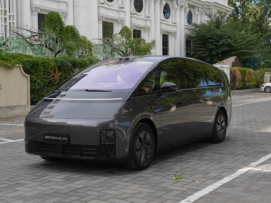 Li Auto MEGA 2025 Home Special Edition - zdjęcie 1