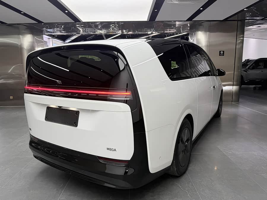 Li Auto MEGA 2025 Home Special Edition - zdjęcie 15