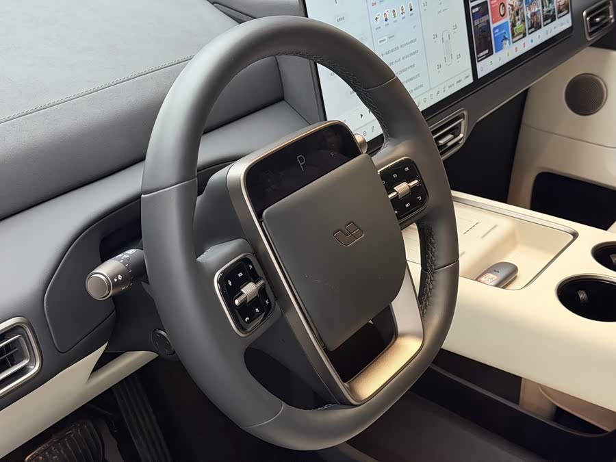 Li Auto MEGA 2025 Home Special Edition - zdjęcie 4