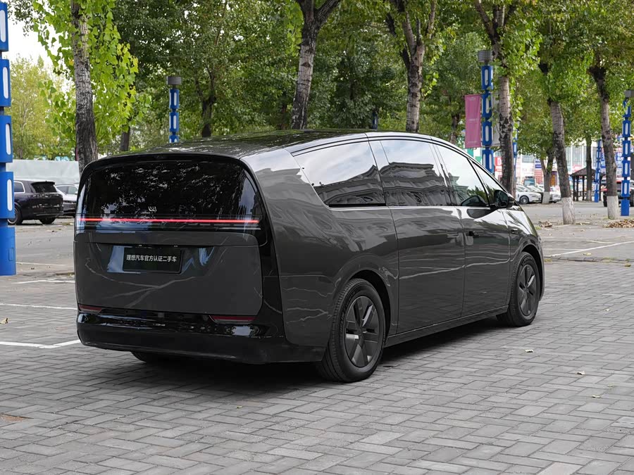 Li Auto MEGA 2025 Home Special Edition - zdjęcie 5