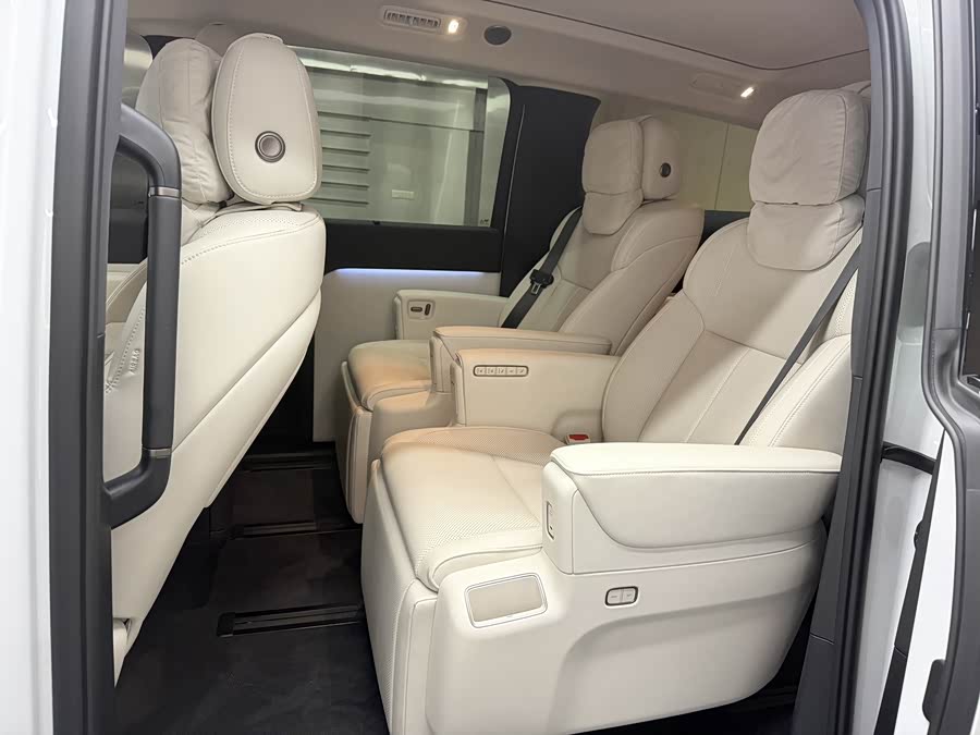 Li Auto MEGA 2025 Home Special Edition - zdjęcie 6
