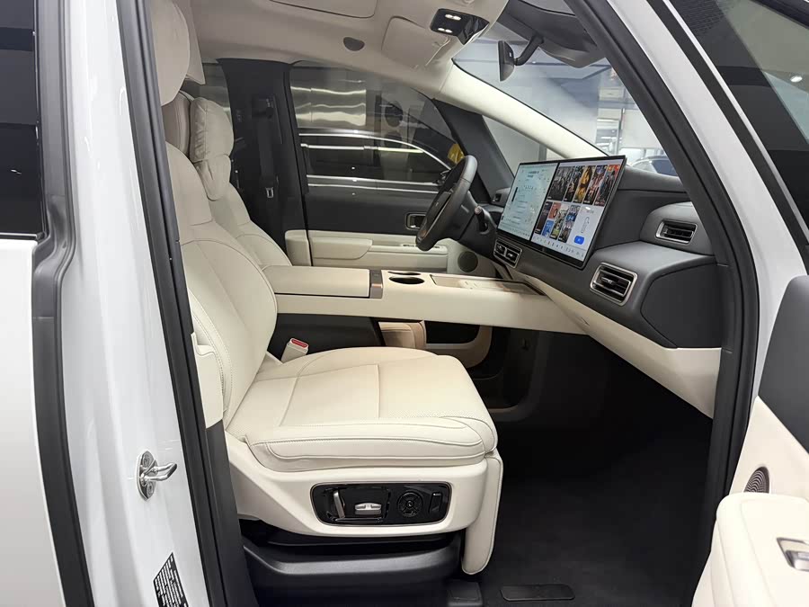 Li Auto MEGA 2025 Home Special Edition - zdjęcie 8
