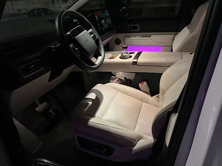 Li Auto MEGA 2025 Home Special Edition - zdjęcie 8