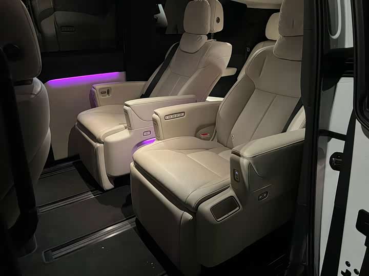 Li Auto MEGA 2025 Home Special Edition - zdjęcie 9