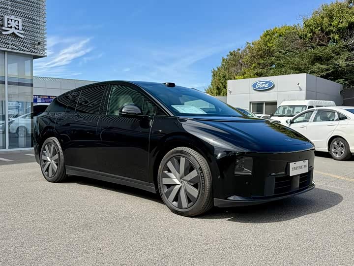 Li Auto i6 2025 4WD Standard - zdjęcie 17