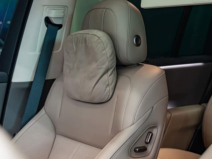 Li Auto i8 2025 Standard Edition - zdjęcie 13