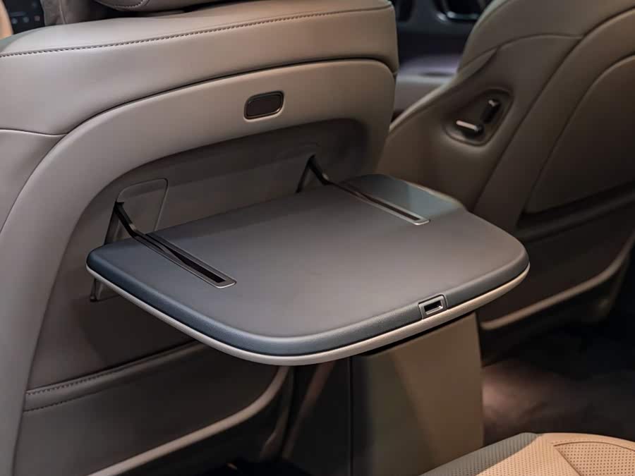 Li Auto i8 2025 Standard Edition - zdjęcie 15